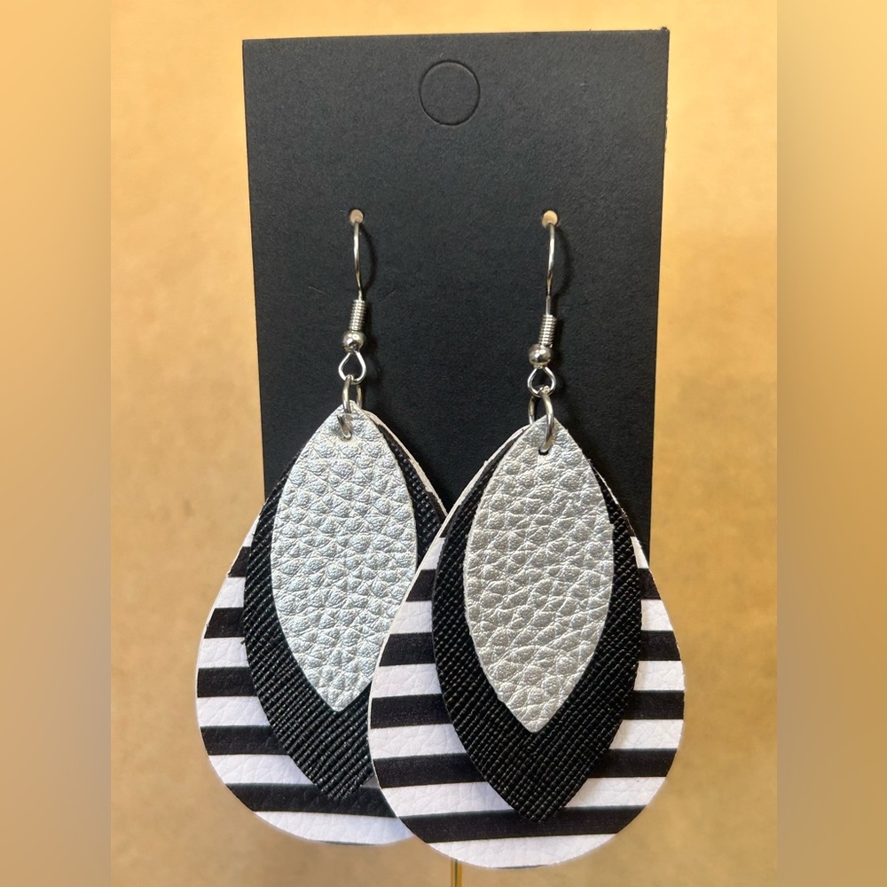 #435 | Black & White Triple Layer Stripe Dangle Earrings